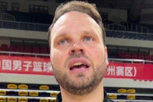广州龙狮新秀闪耀，球迷热议：年轻活力球队未来可期！